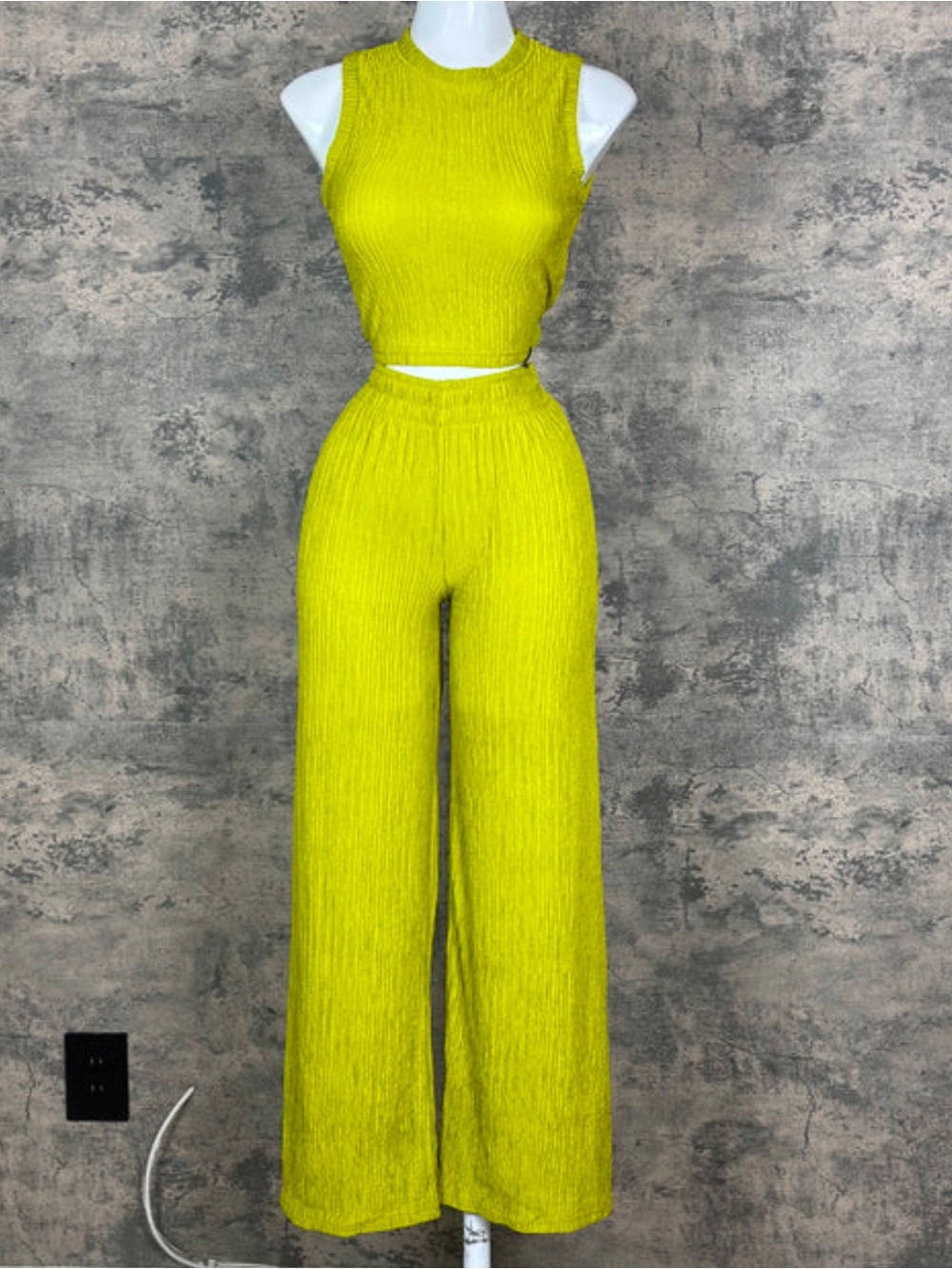 Sleeveless Crop Top & Wide-Leg Pants Set — Vibrant Lime Green